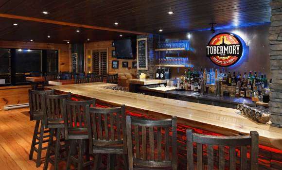 Tobermory Brewing Company's interior bar area
